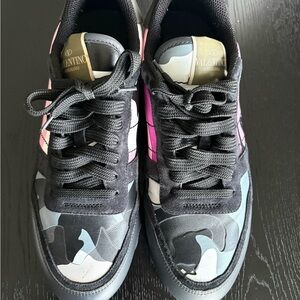 Valentino Dust Bags in Olive Green